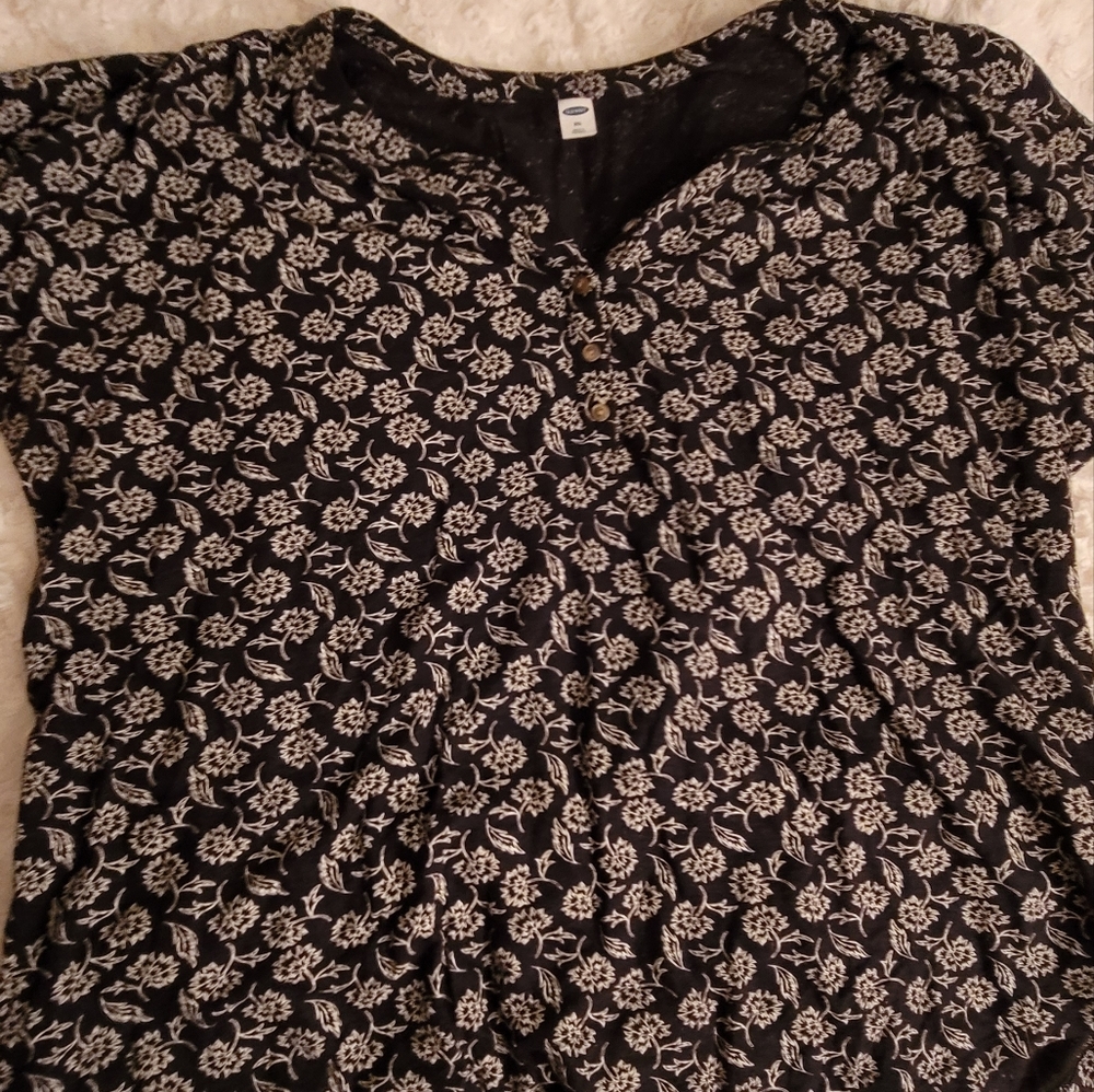 Old Navy short sleeve black/white top XXL